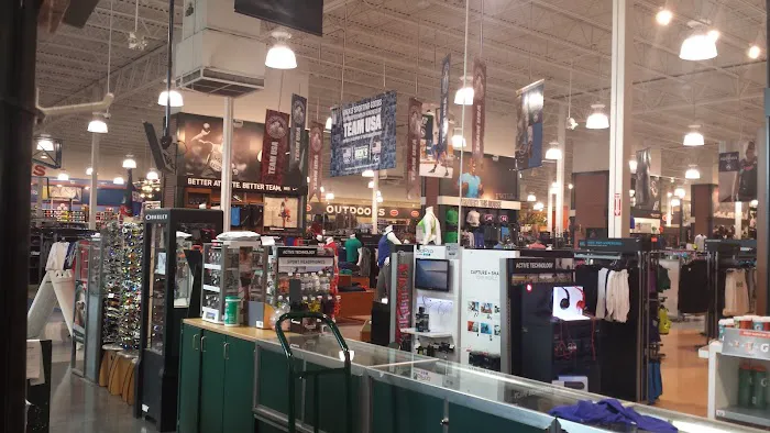 DICK'S Sporting Goods Picture 5