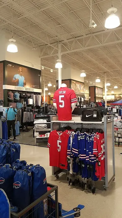 DICK'S Sporting Goods Picture 9