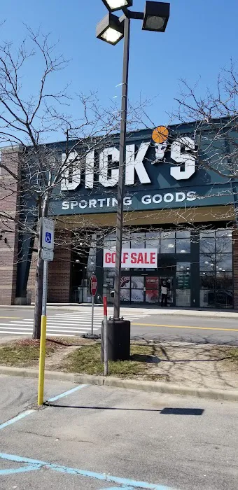 DICK'S Sporting Goods Picture 4