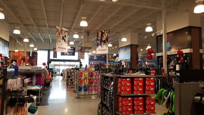 DICK'S Sporting Goods Picture 10