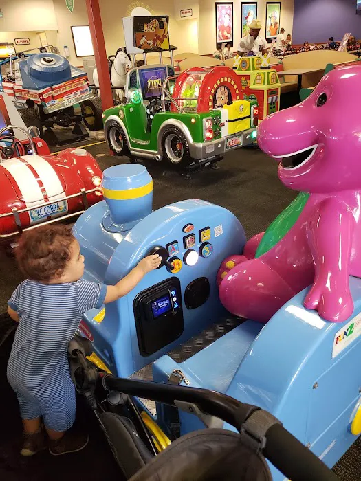 Chuck E. Cheese Picture 3