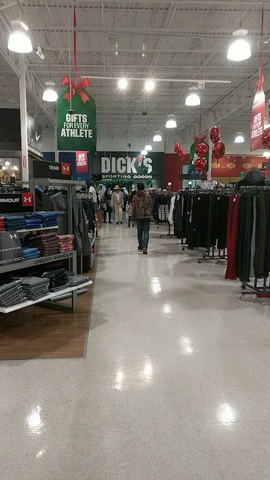 DICK'S Sporting Goods Picture 4