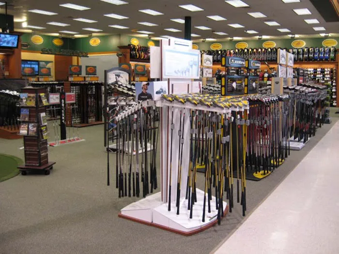 DICK'S Sporting Goods Picture 3