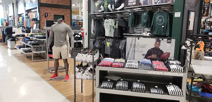 DICK'S Sporting Goods Picture 10