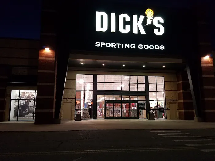 DICK'S Sporting Goods Picture 7