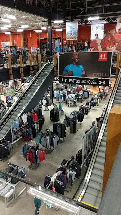 DICK'S Sporting Goods Picture 1