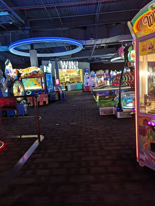 Dave & Buster's Rochester Picture 2