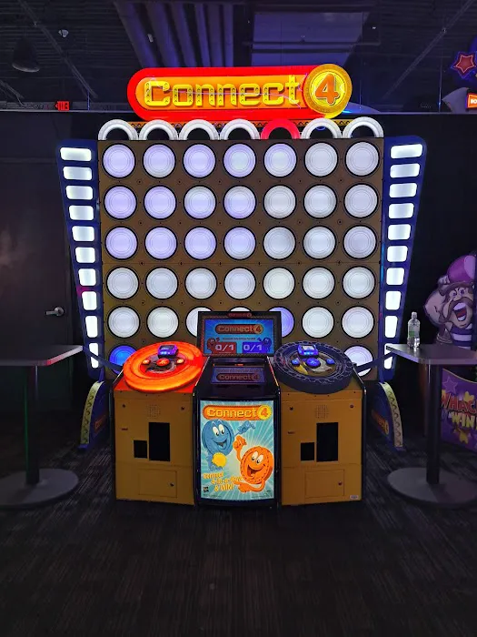 Dave & Buster's Rochester Picture 3