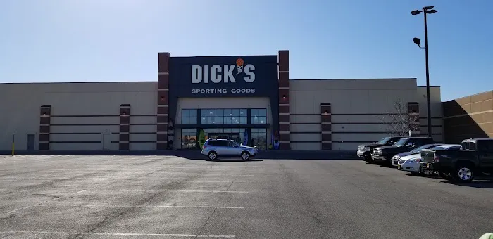 DICK'S Sporting Goods Picture 1