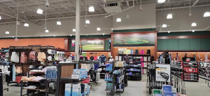 DICK'S Sporting Goods Picture 3