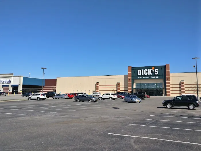 DICK'S Sporting Goods Picture 4