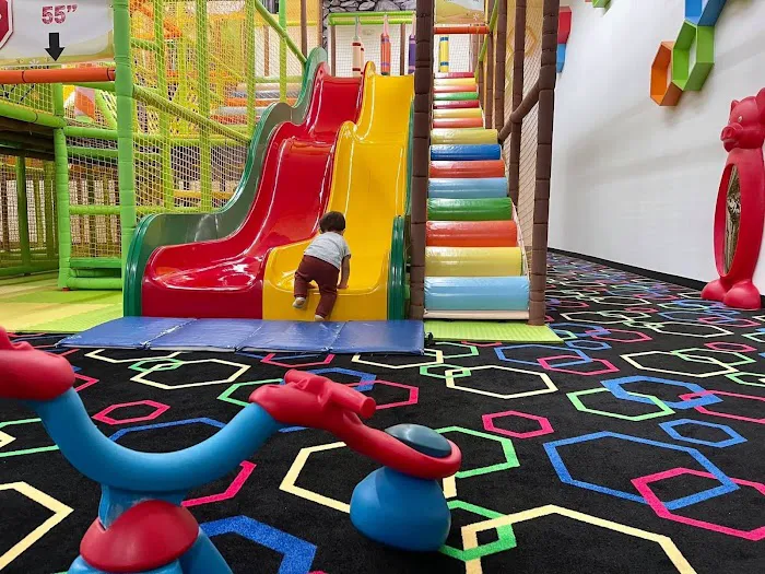 Beehive Indoor Playground Picture 4