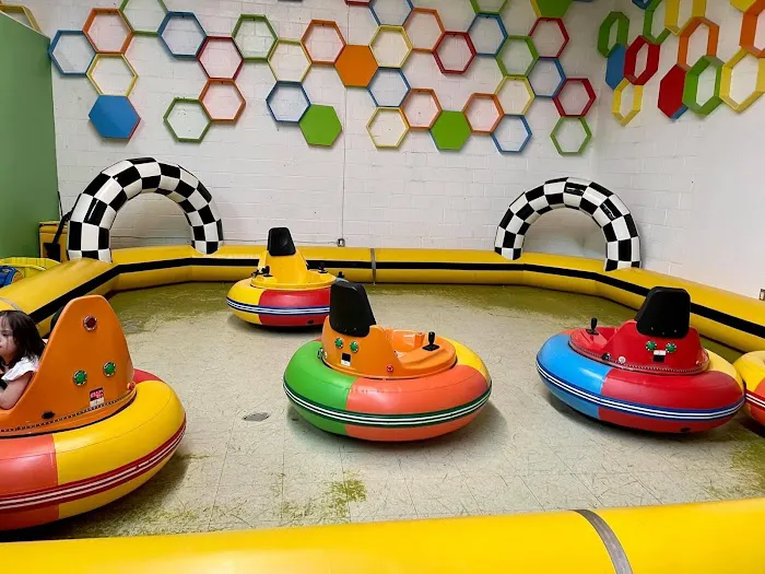 Beehive Indoor Playground Picture 5