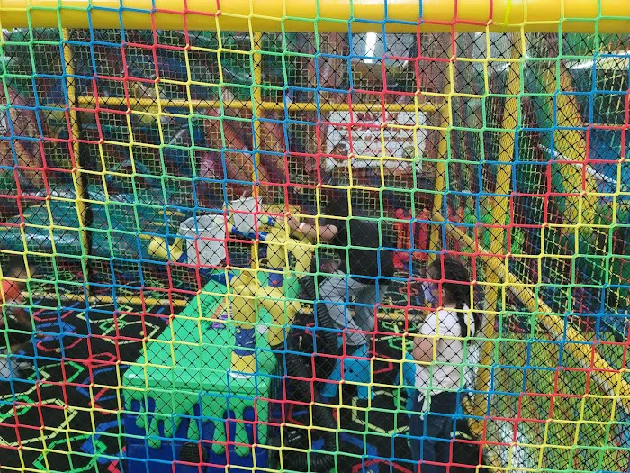 Beehive Indoor Playground Picture 7