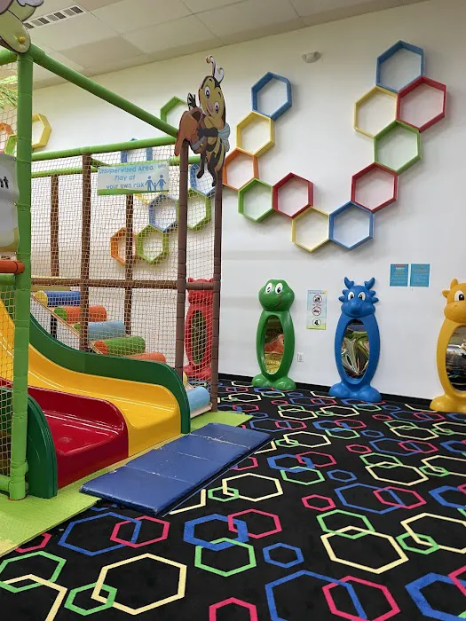 Beehive Indoor Playground Picture 3