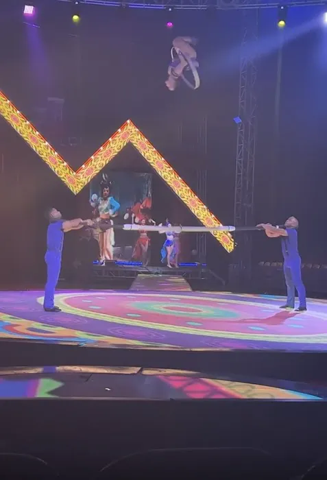Garden Bros. Nuclear Circus Picture 7