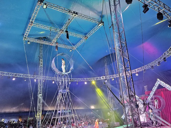 Garden Bros. Nuclear Circus Picture 1