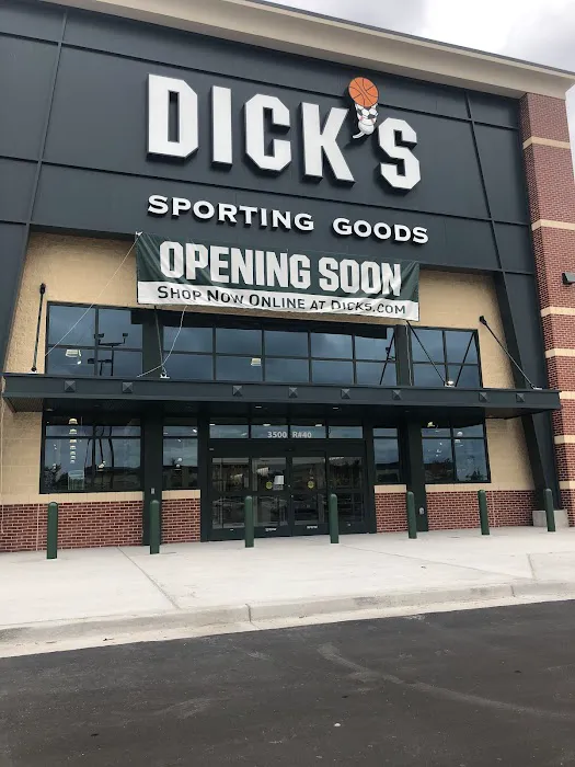 DICK'S Sporting Goods Picture 4