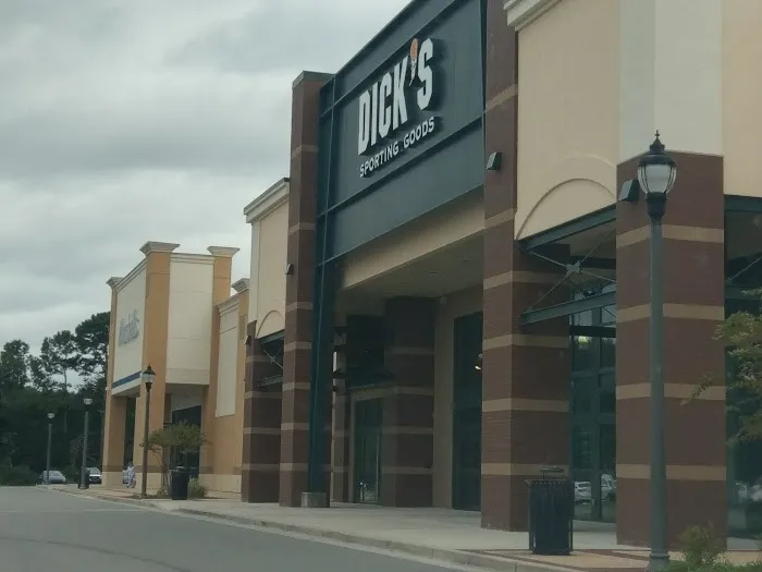 DICK'S Sporting Goods Picture 2