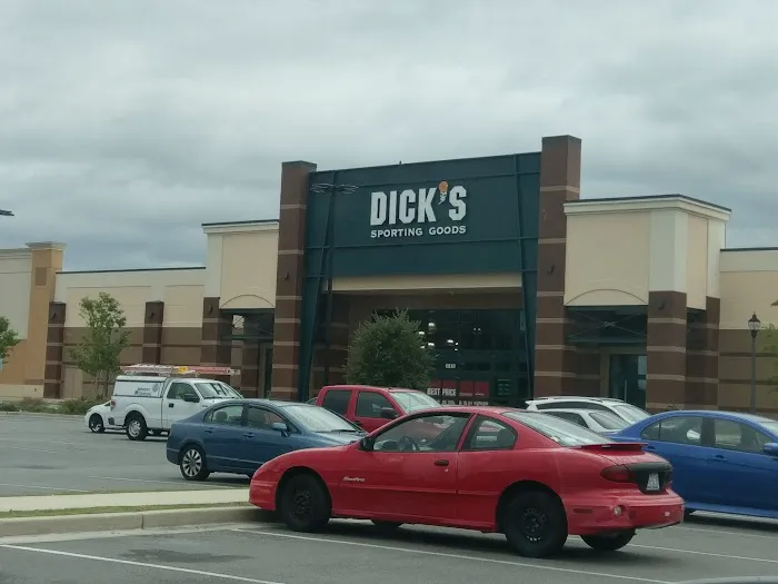DICK'S Sporting Goods Picture 1