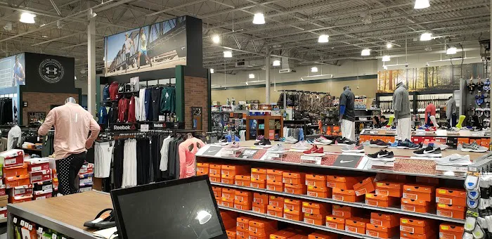 DICK'S Sporting Goods Picture 5