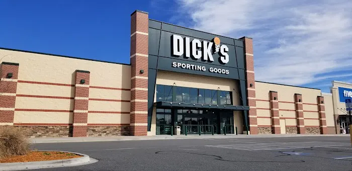 DICK'S Sporting Goods Picture 1