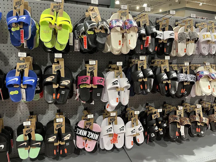 DICK'S Sporting Goods Picture 7