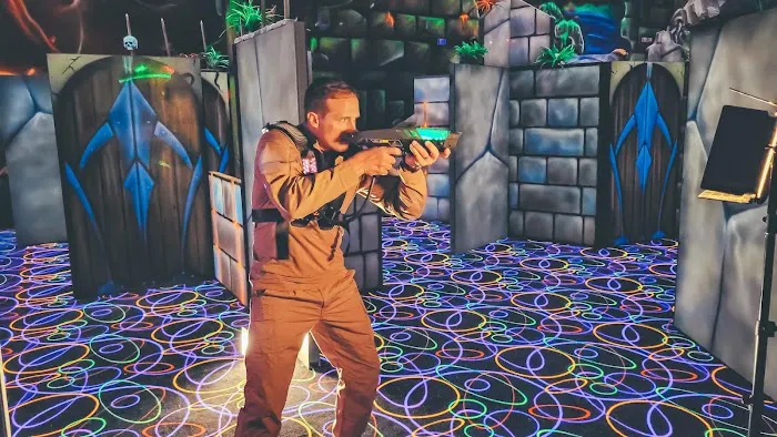 Surge Entertainment Picture 10