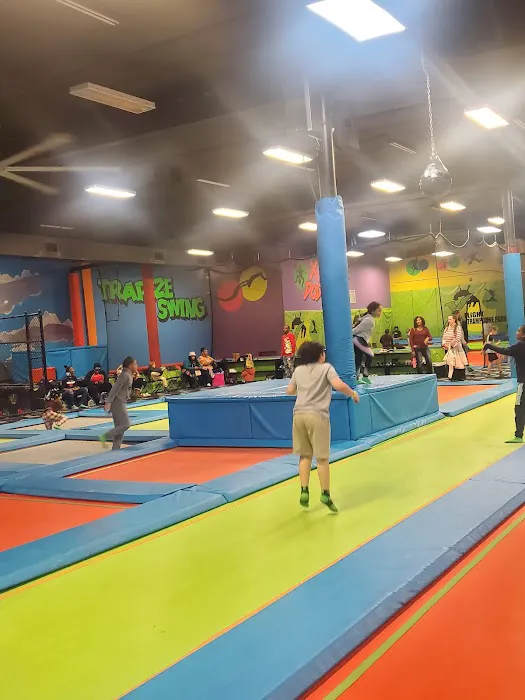 X-FLIGHT TRAMPOLINE PARK Picture 1