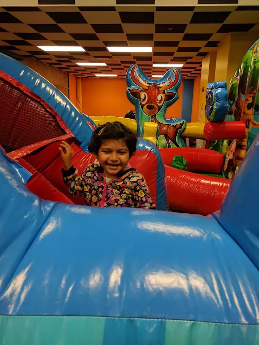 X-FLIGHT TRAMPOLINE PARK Picture 8