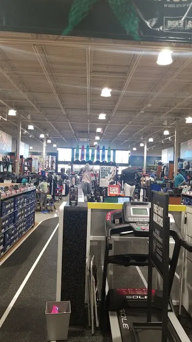 DICK'S Sporting Goods Picture 9