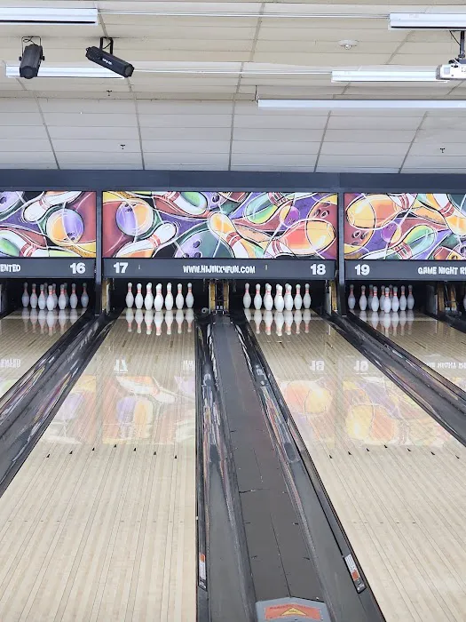 Hijinx: The Funtivity Spot | Bowling, Laser Tag, Arcade Games, Ropes Course, Playground | JT's Grill Restaurant Picture 7