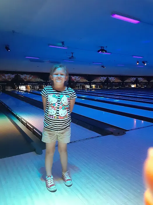 Hijinx: The Funtivity Spot | Bowling, Laser Tag, Arcade Games, Ropes Course, Playground | JT's Grill Restaurant Picture 8