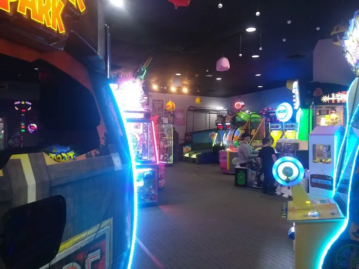 At The Pier Arcade Picture 4