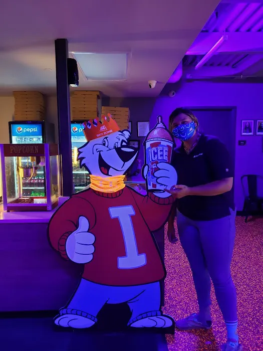 Pauley's Pizza / Sky Zone Bowie Picture 1
