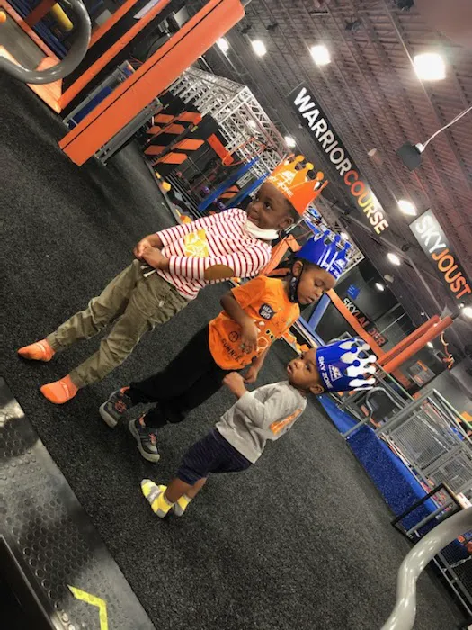 Pauley's Pizza / Sky Zone Bowie Picture 2