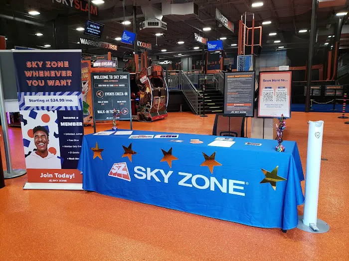 Pauley's Pizza / Sky Zone Bowie Picture 4