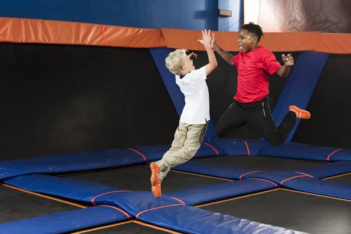 Pauley's Pizza / Sky Zone Bowie Picture 3