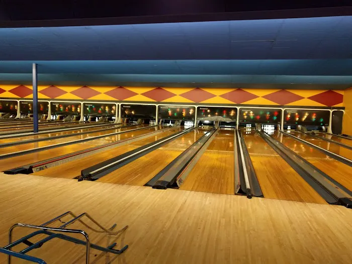 Palace Bowling & Entertainment Center Picture 1