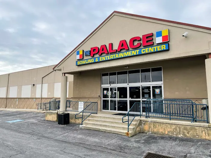 Palace Bowling & Entertainment Center Picture 7