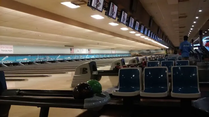 Palace Bowling & Entertainment Center Picture 6