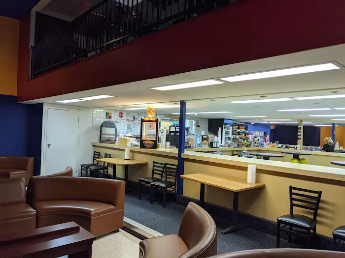 Palace Bowling & Entertainment Center Picture 9