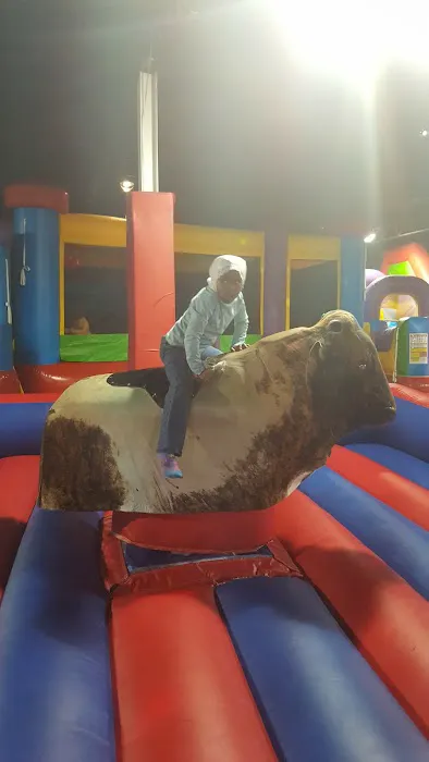 Skate N jump family fun center Picture 4