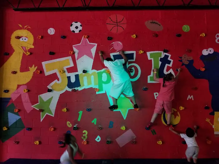 Skate N jump family fun center Picture 5