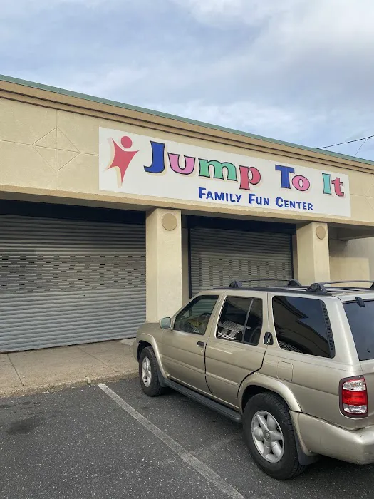 Skate N jump family fun center Picture 3