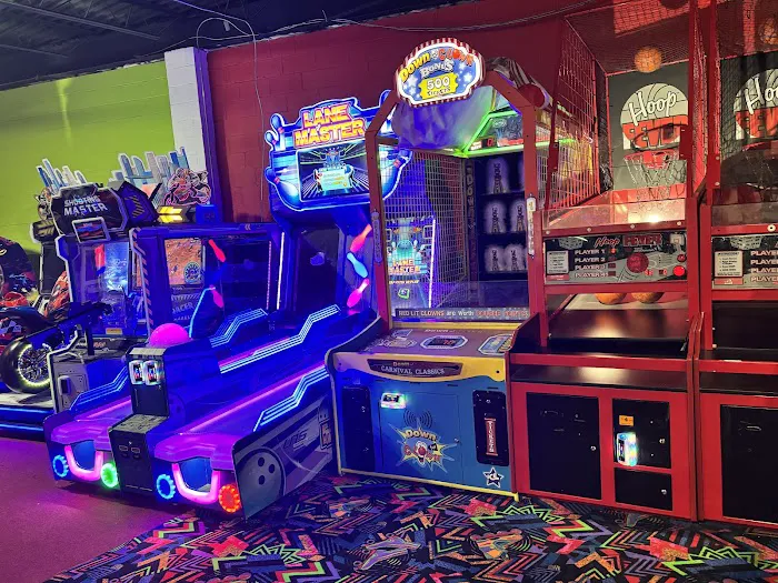 Skate N jump family fun center Picture 1