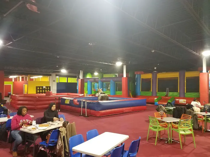 Skate N jump family fun center Picture 2