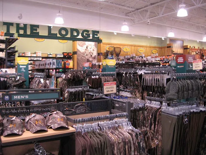 DICK'S Sporting Goods Picture 3