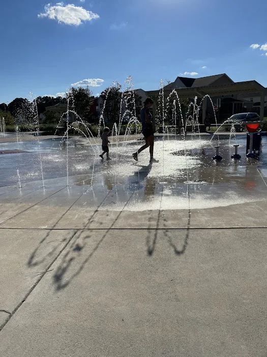 Midway Park Splash Pad Picture 3