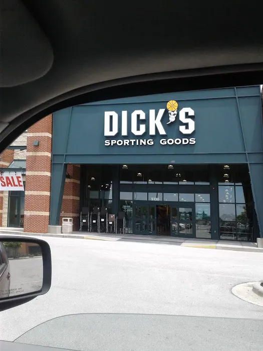 DICK'S Sporting Goods Picture 3